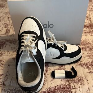ALO Yoga women Sneakers in Black and White